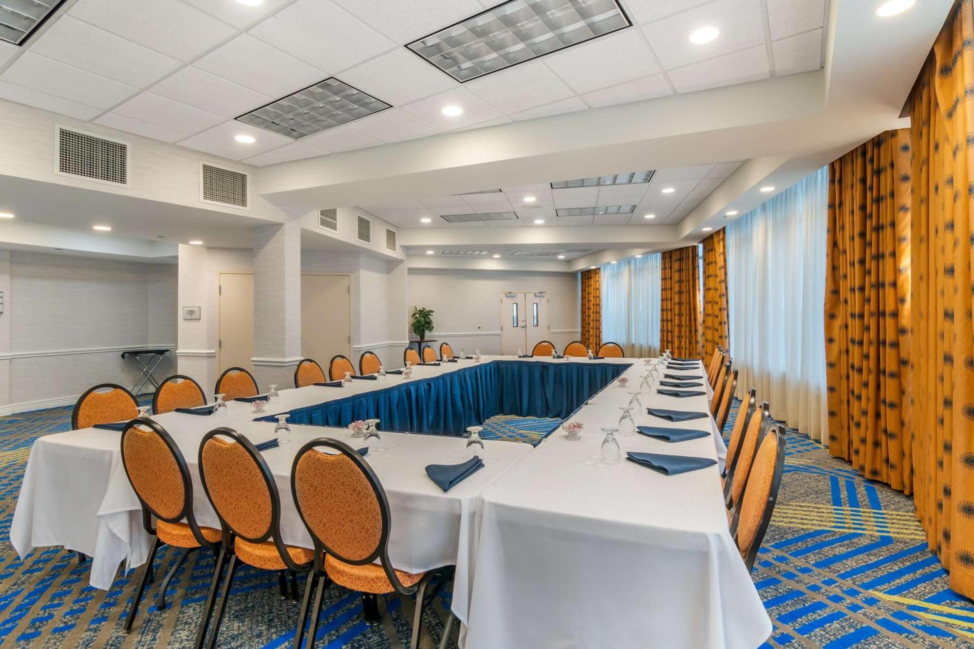 Doubletree By Hilton Jefferson Stadt Exterior foto